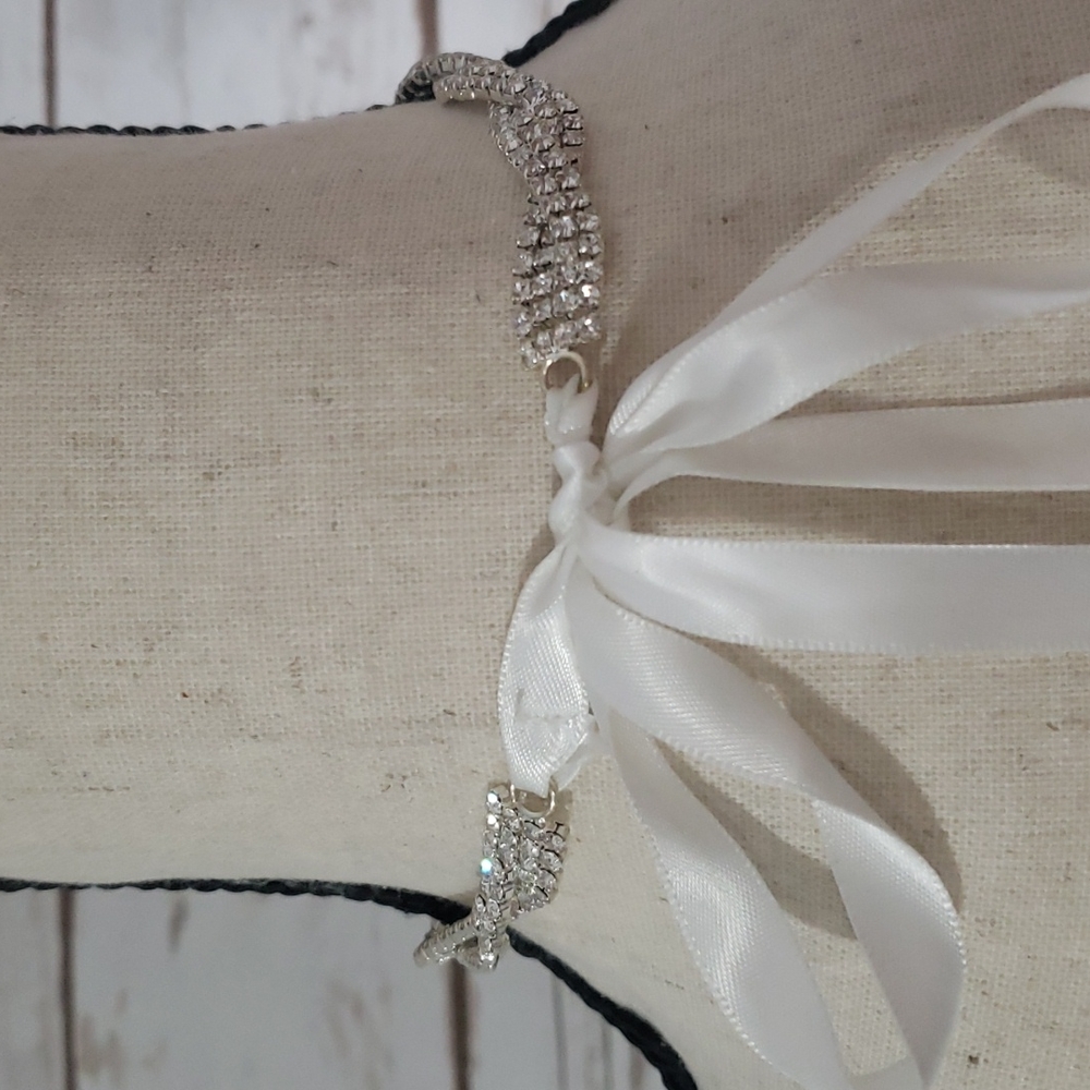 Gorgeous Rhinestone Choker - Picture 2 of 5